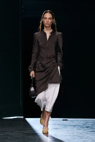 Look 14